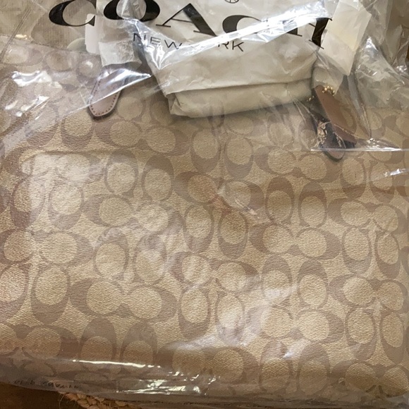Coach Zip Top Tote Signature Canvas - Picture 6 of 7